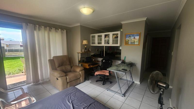 To Let 1 Bedroom Property for Rent in Bracken Heights Western Cape
